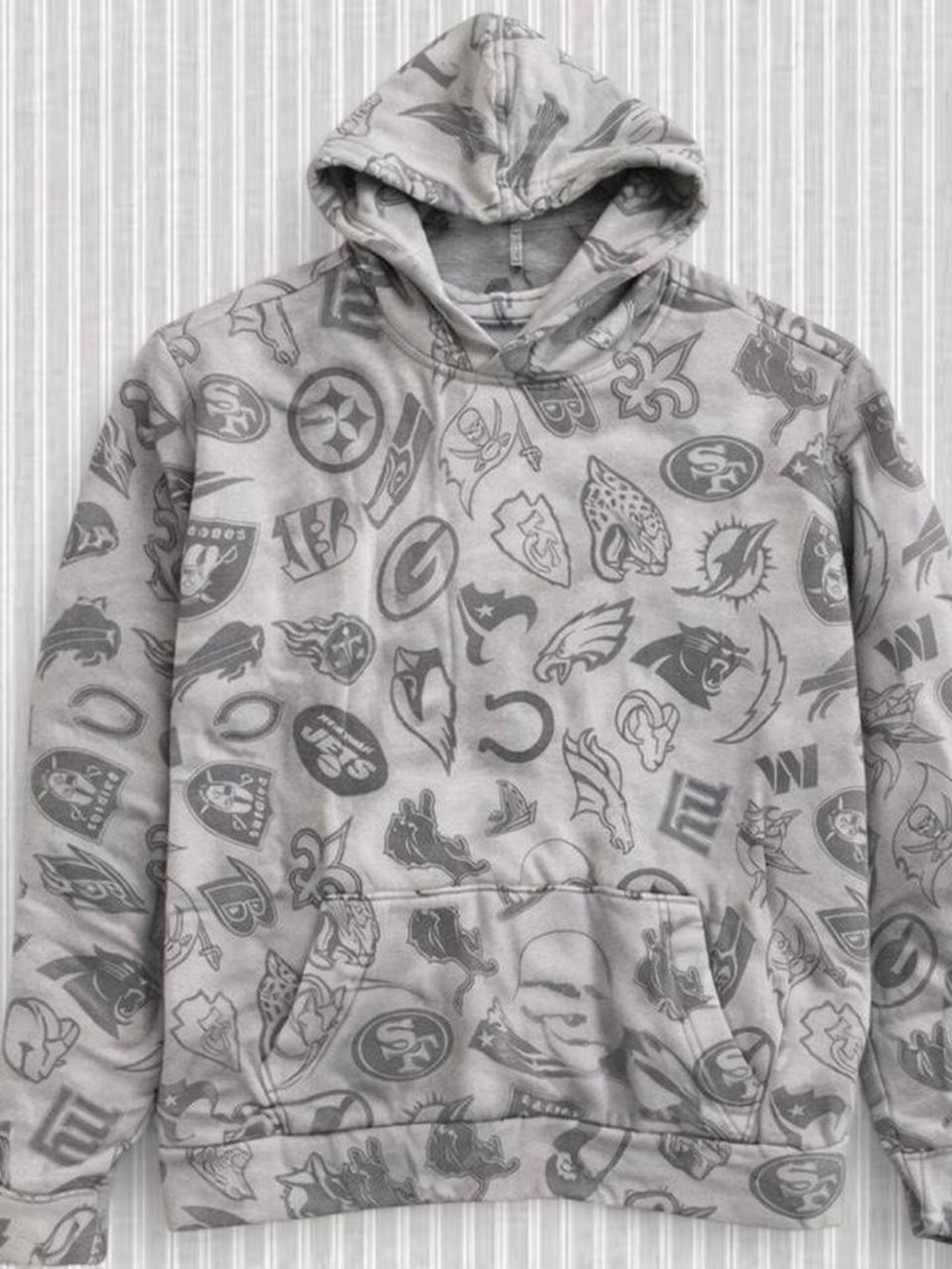 NFL Team Logo Apparel Gray Hoodie Men's XS Abercrombie & Fitch